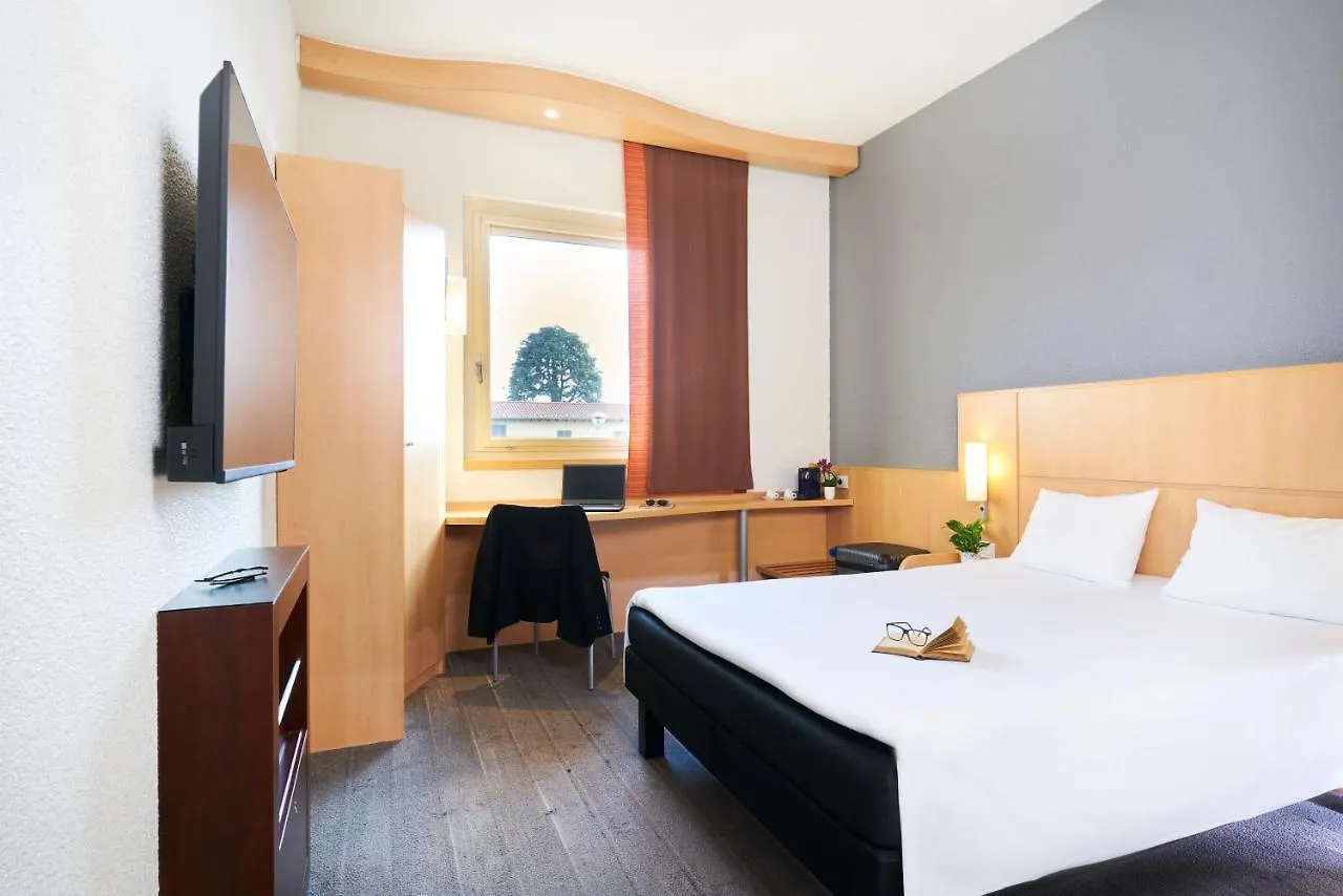Ibis Como Grandate Italia