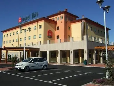 Ibis Como Grandate 3*,  Italia