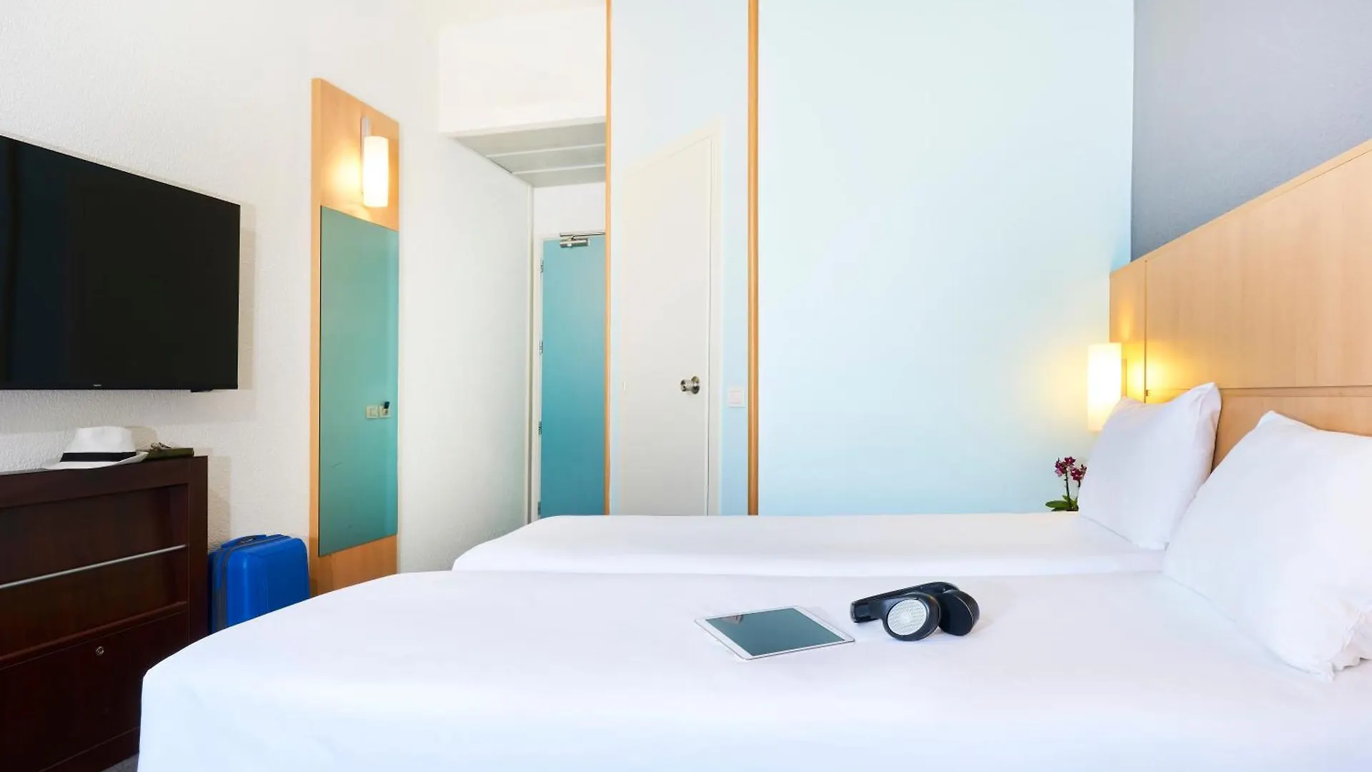 Ibis Como Grandate 3*,  Italia