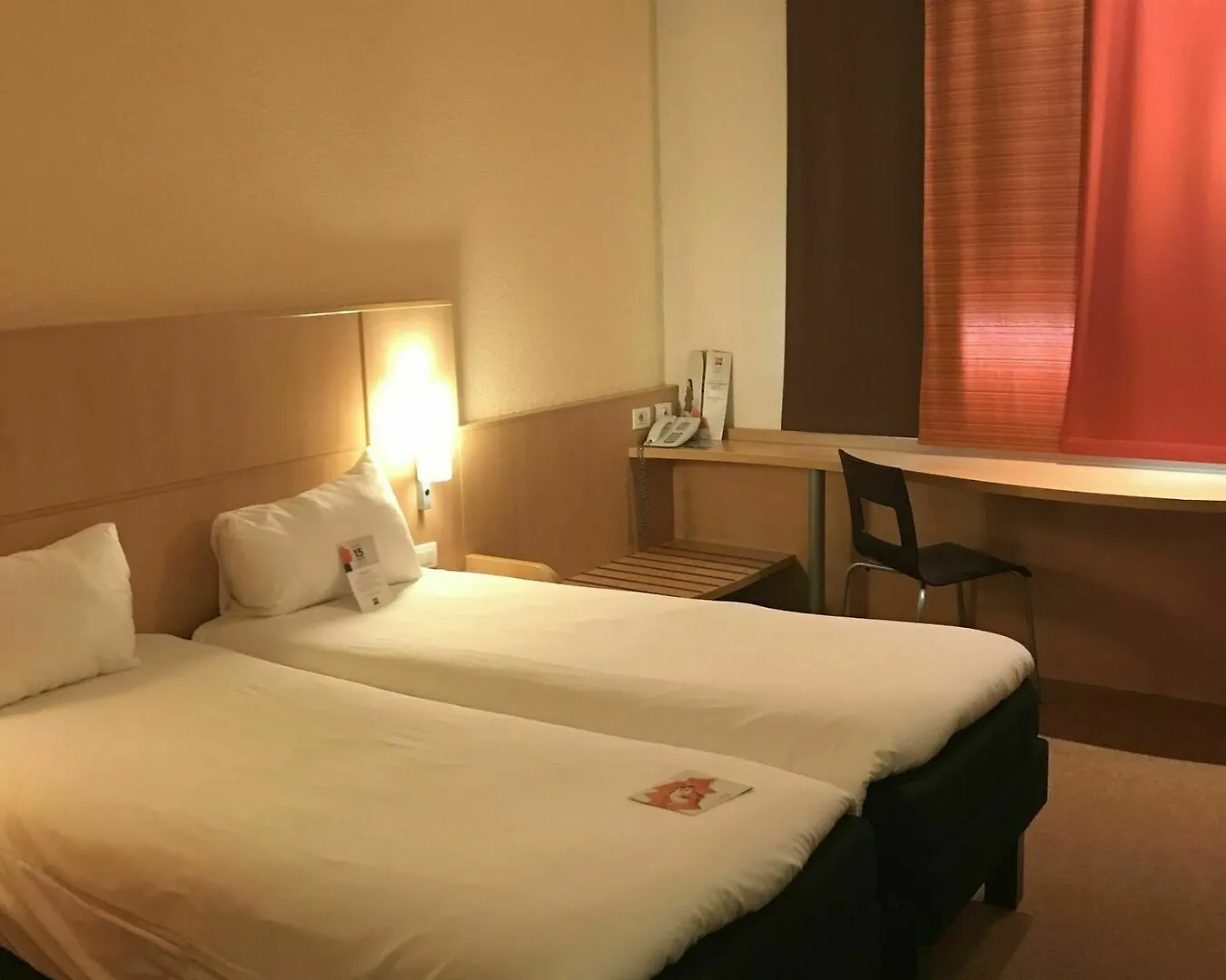 Ibis Como Grandate 3*,  Italia